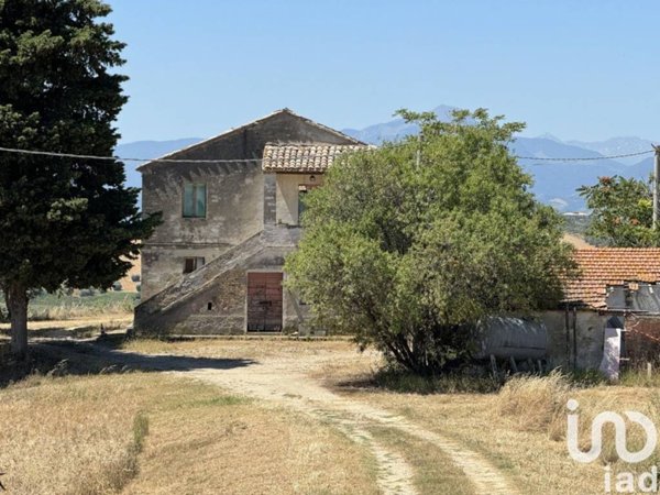 casa indipendente in vendita a Colonnella