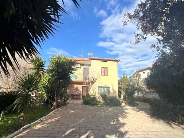 casa indipendente in vendita a Colonnella in zona San Giovanni