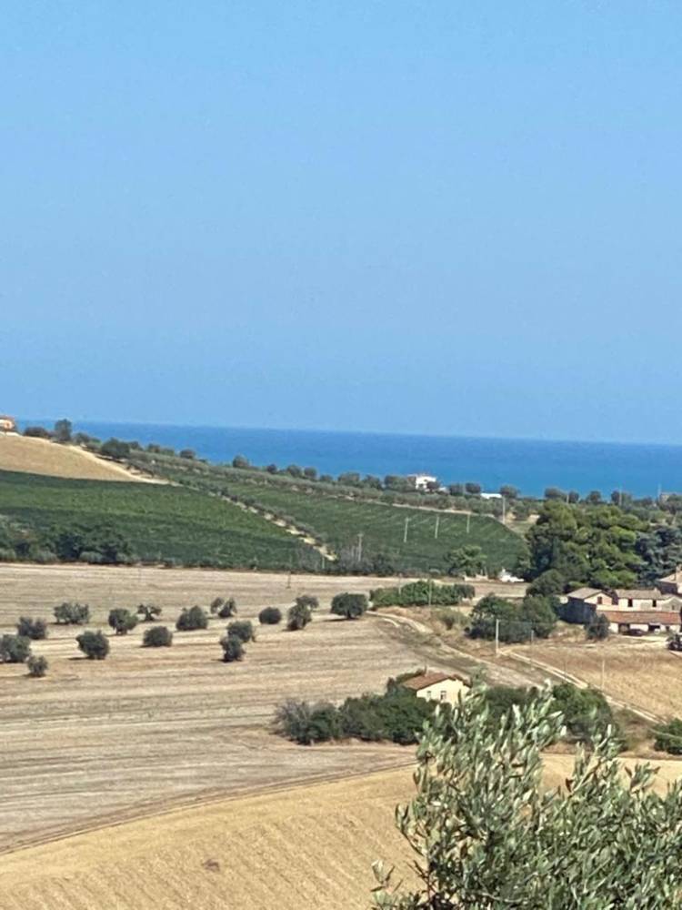 terreno edificabile in vendita a Colonnella
