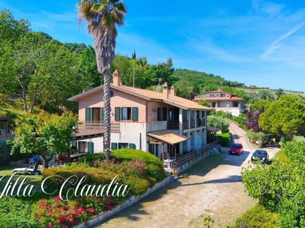 casa indipendente in vendita a Colonnella