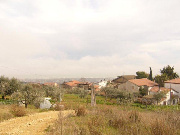 terreno edificabile in vendita a Colonnella in zona San Martino