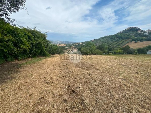 terreno edificabile in vendita a Colonnella