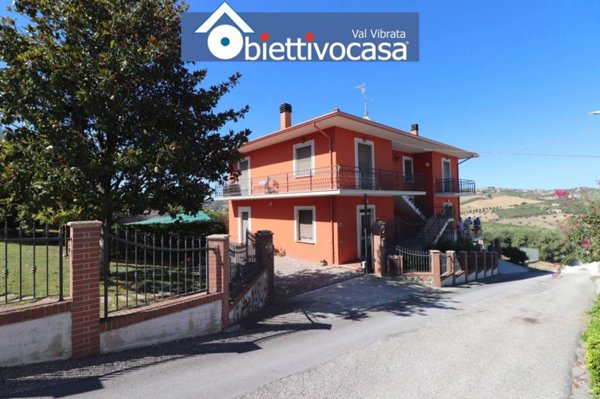 casa indipendente in vendita a Colonnella