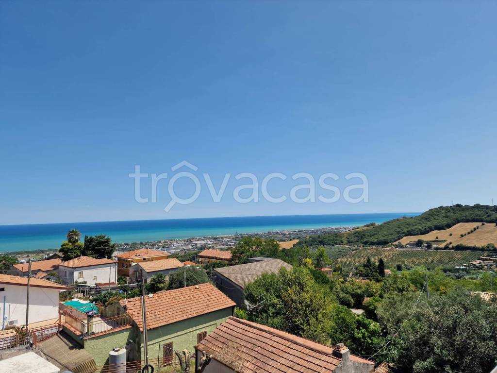 appartamento in vendita a Colonnella in zona San Martino