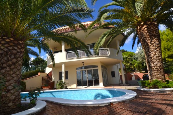 casa indipendente in vendita a Colonnella