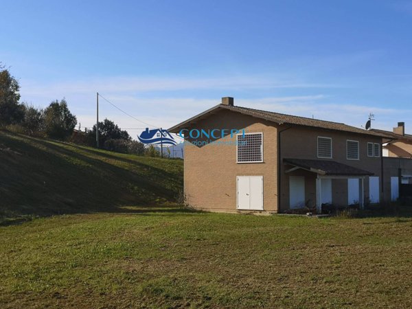 casa indipendente in vendita a Controguerra