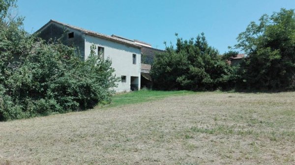 casa indipendente in vendita a Controguerra