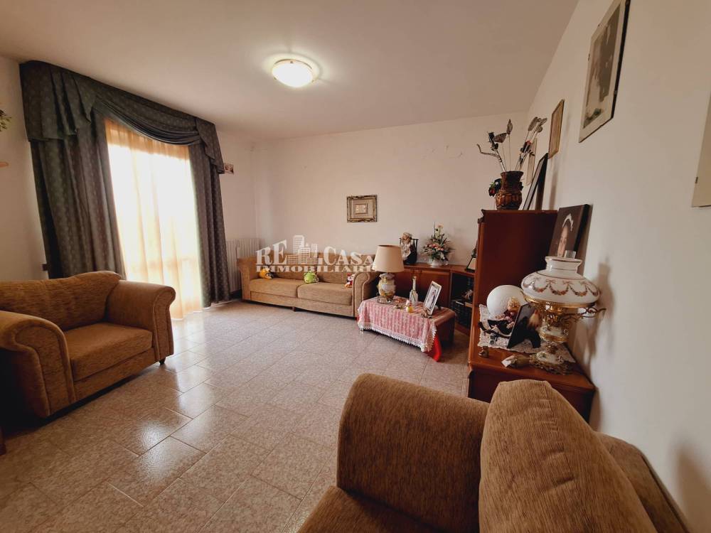 casa indipendente in vendita a Controguerra in zona Pignotto