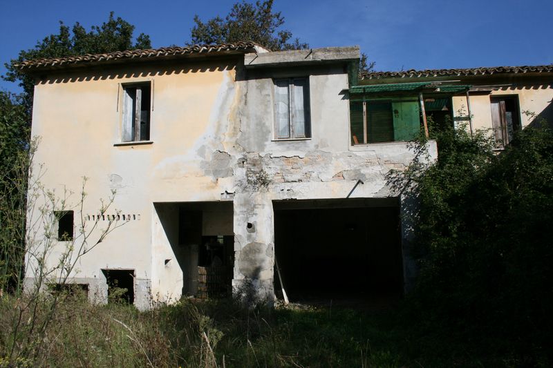 casa indipendente in vendita a Controguerra