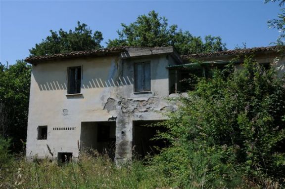 casa indipendente in vendita a Controguerra