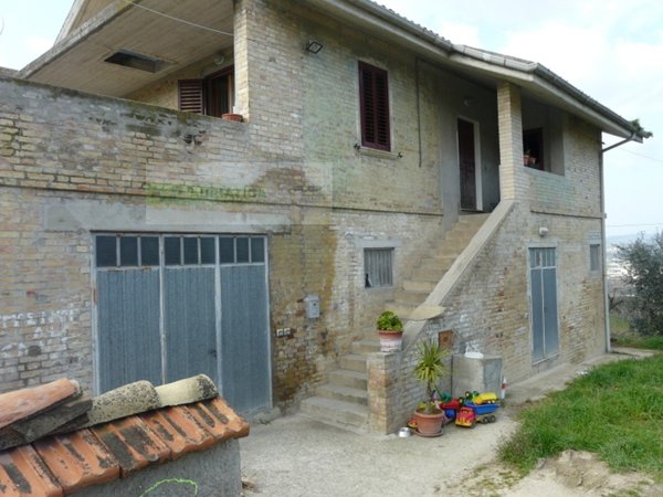 casa indipendente in vendita a Controguerra in zona San Giovanni