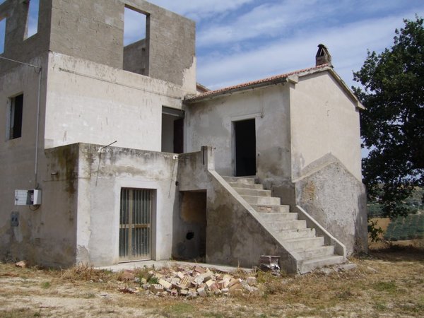 casa indipendente in vendita a Controguerra in zona Pignotto
