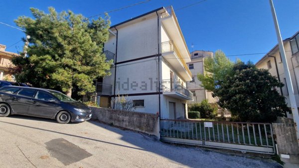 casa indipendente in vendita a Controguerra
