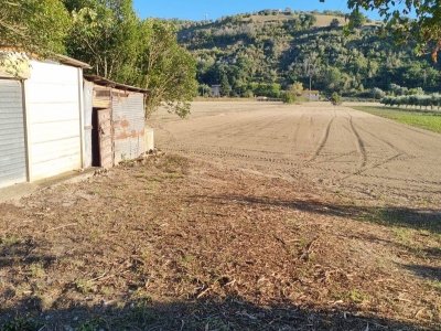 terreno edificabile in vendita a Controguerra