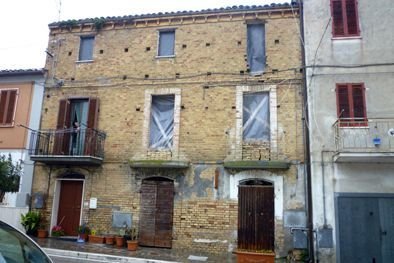 casa indipendente in vendita a Controguerra