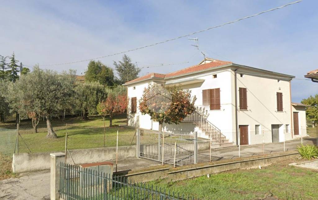 casa indipendente in vendita a Controguerra