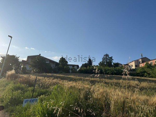 terreno edificabile in vendita a Controguerra