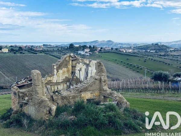 casa indipendente in vendita a Controguerra