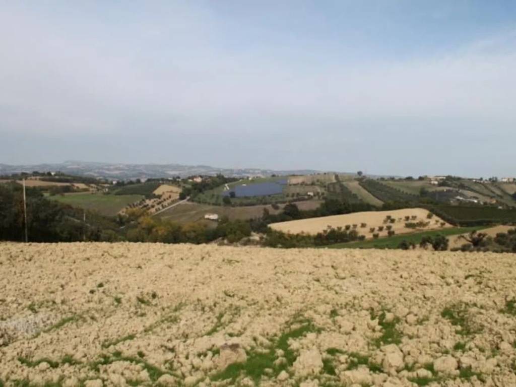 casa indipendente in vendita a Controguerra