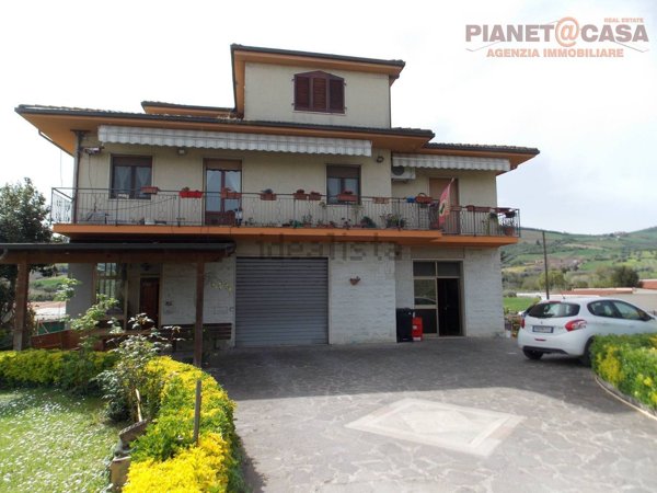 casa indipendente in vendita a Controguerra in zona Taiano