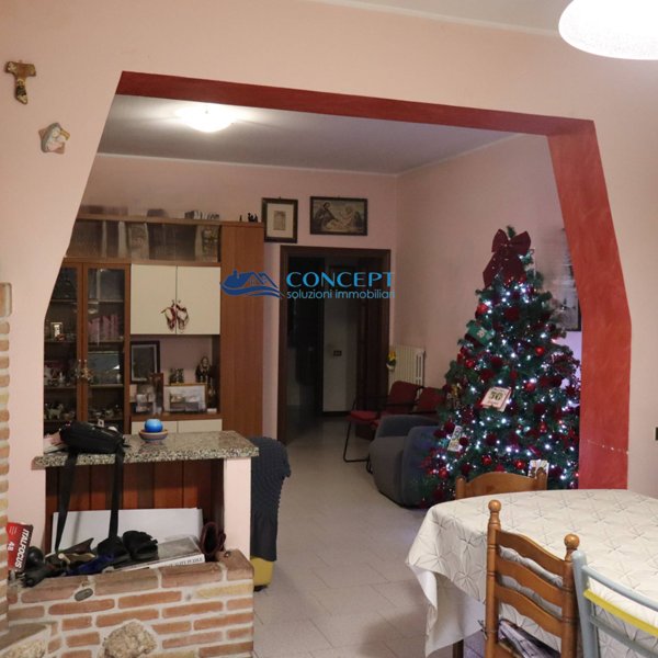 casa indipendente in vendita a Controguerra in zona Pignotto