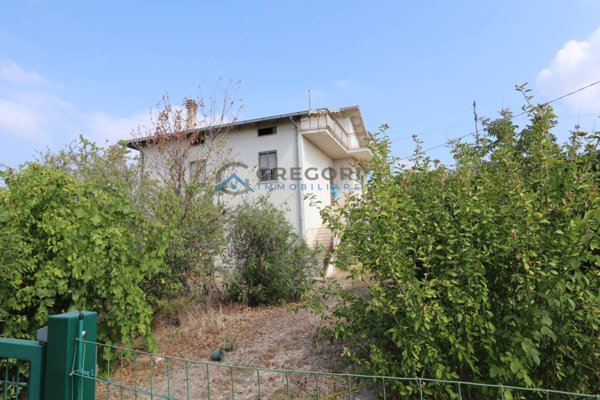 locale di sgombero in vendita a Controguerra