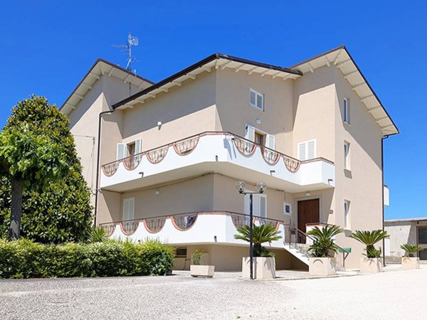 casa indipendente in vendita a Controguerra in zona San Giovanni