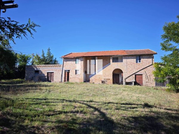 casa indipendente in vendita a Controguerra in zona San Giovanni