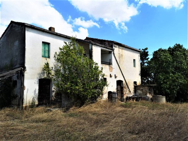 casa indipendente in vendita a Corropoli in zona Ravigliano