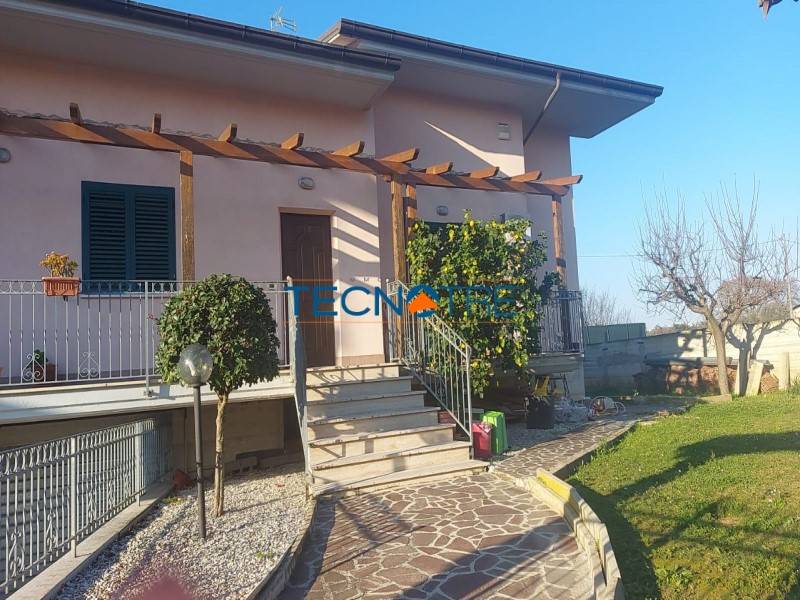 casa indipendente in vendita a Corropoli