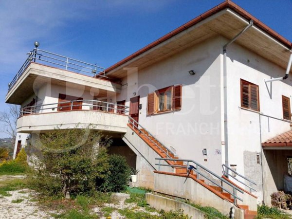 casa indipendente in vendita a Corropoli