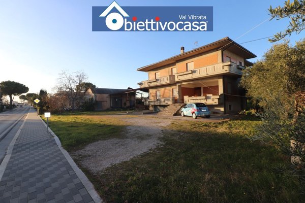 casa indipendente in vendita a Corropoli