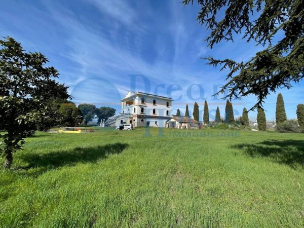 casa indipendente in vendita a Corropoli in zona Vibrata
