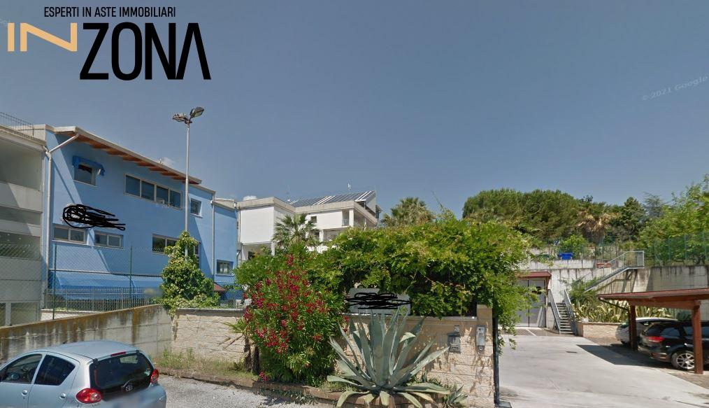 locale di sgombero in vendita a Corropoli in zona Gabbiano