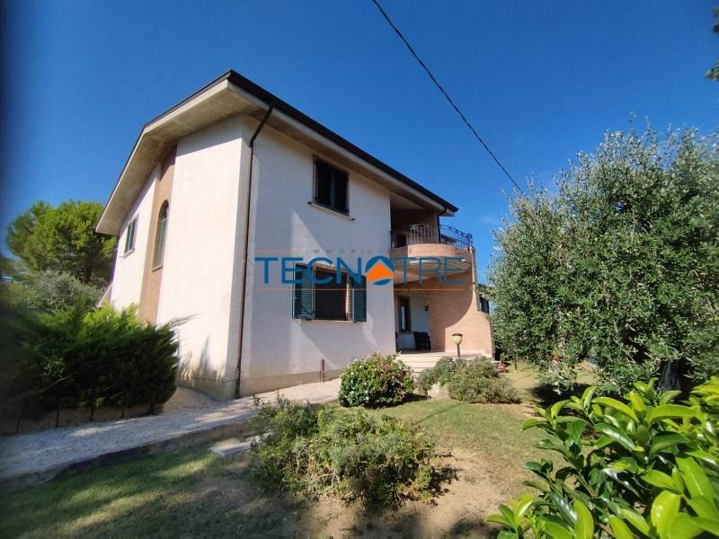 casa indipendente in vendita a Corropoli