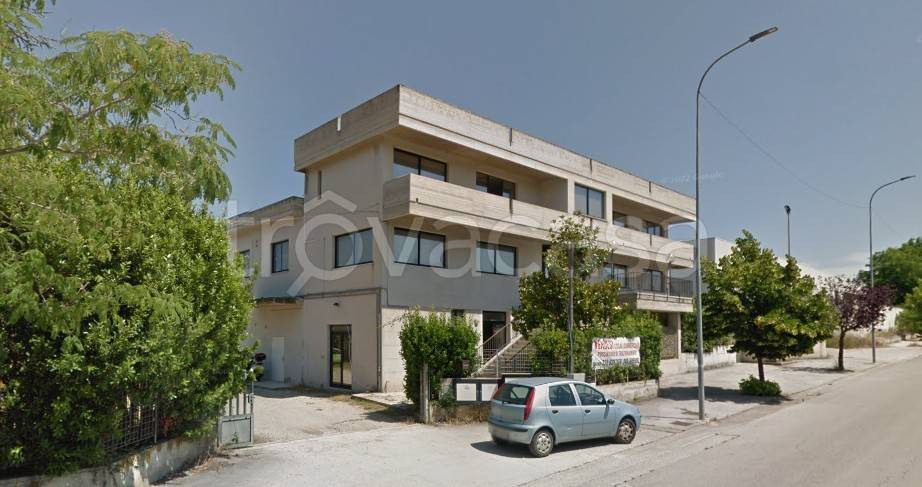 locale commerciale in vendita a Corropoli