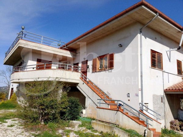 casa indipendente in vendita a Corropoli