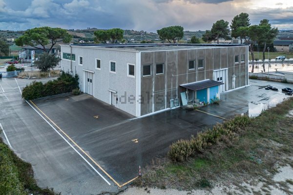 capannone in vendita a Corropoli