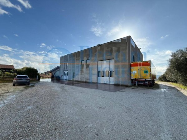 capannone in vendita a Corropoli