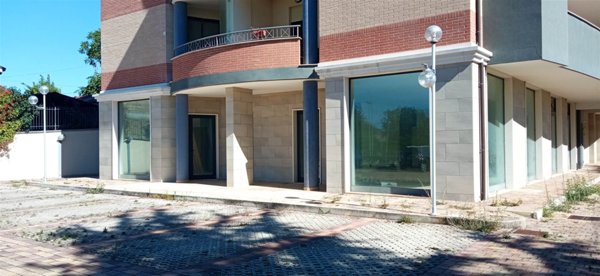 negozio in vendita a Corropoli