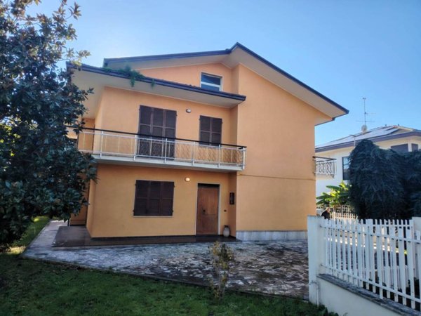 casa indipendente in vendita a Corropoli