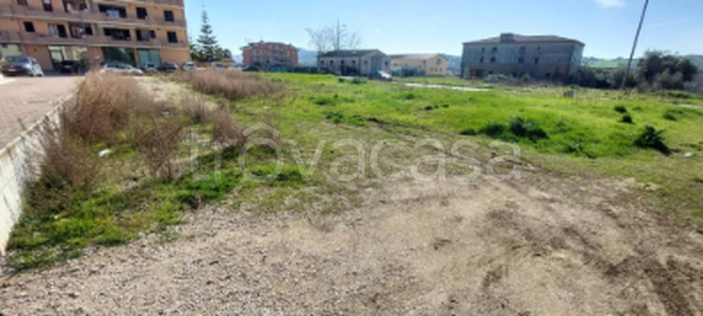 locale commerciale in vendita a Corropoli