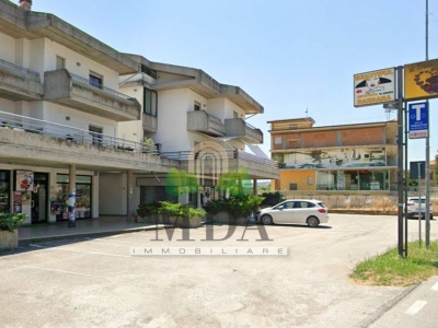 locale commerciale in vendita a Corropoli