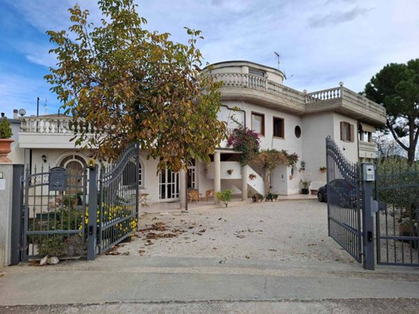 casa indipendente in vendita a Corropoli