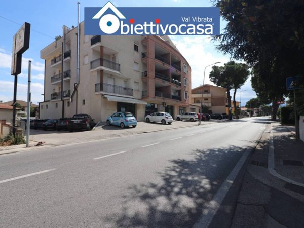 negozio in vendita a Corropoli