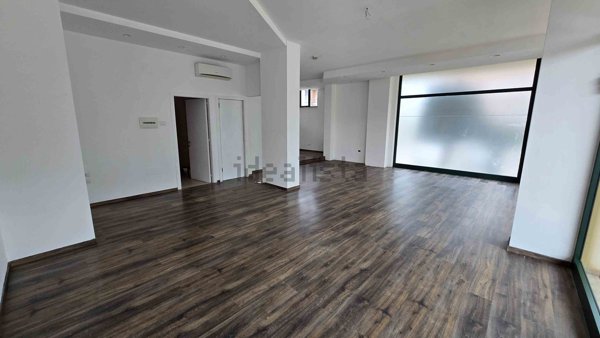 locale commerciale in vendita a Corropoli