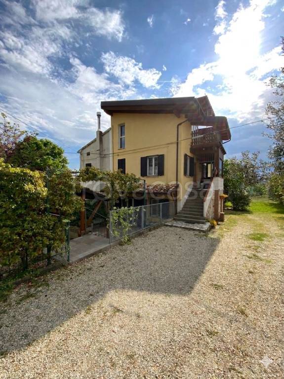 casa indipendente in vendita a Corropoli in zona Vibrata