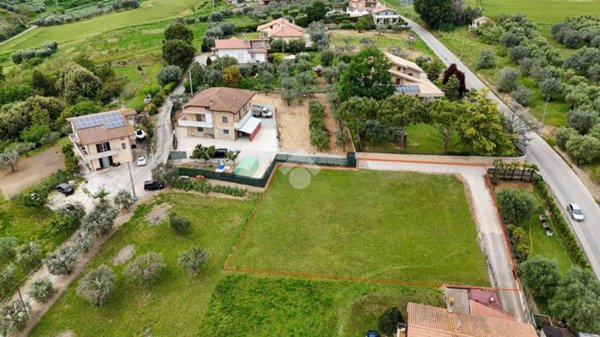 terreno edificabile in vendita a Corropoli in zona Ravigliano