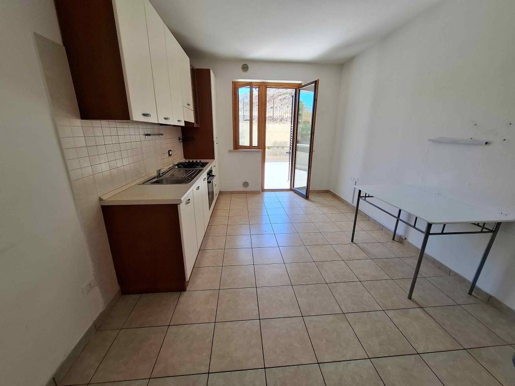 appartamento in vendita a Corropoli in zona Ravigliano