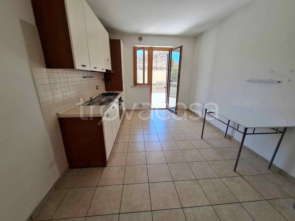appartamento in vendita a Corropoli in zona Ravigliano